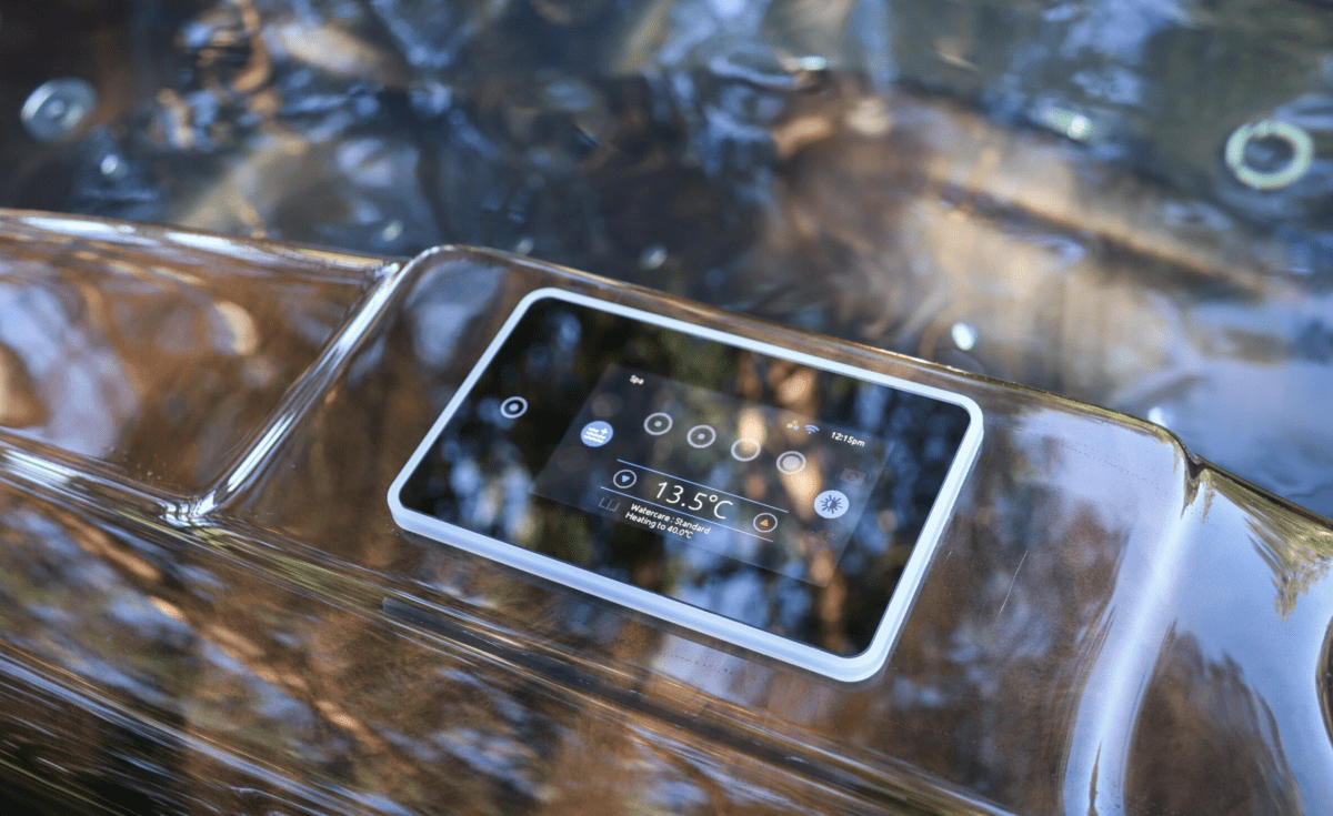 Le panneau de contrôle interactif Gecko Touch Panel - Wood and Wellness